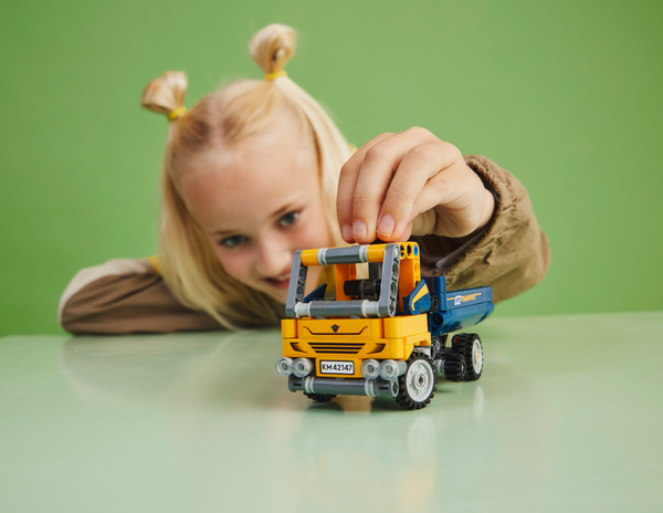Lego: Technic Dump Truck - Ages 7+
