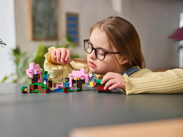 Lego: Minecraft the Cherry Blossom Garden - Ages 8+