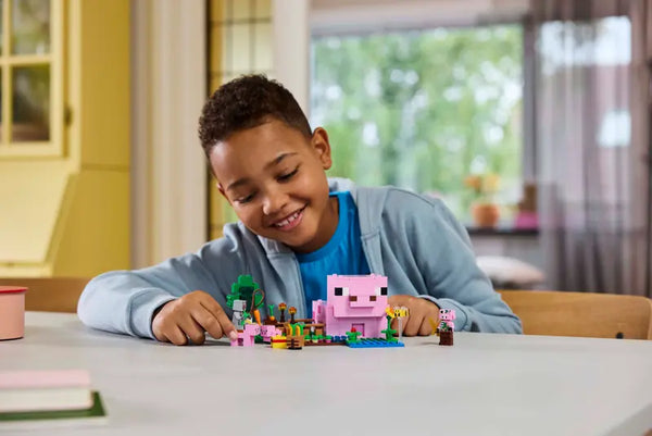 Lego: Minecraft the Baby Pig House - Ages 7+