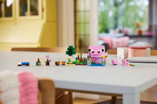 Lego: Minecraft the Baby Pig House - Ages 7+