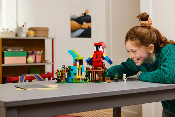 Lego: Minecraft the Parrot Houses - Ages 8+