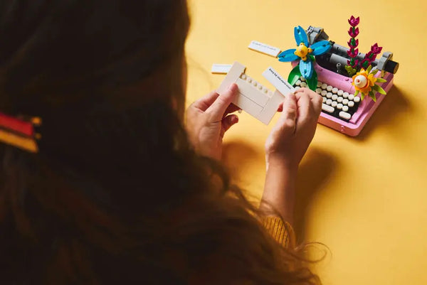 Lego: Creator Typewriter with Flowers - Ages 8+