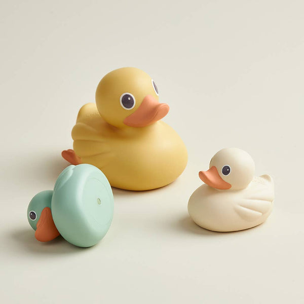 Itzy Ritzy - Itzy Ducky Family™ Bath Toy Set