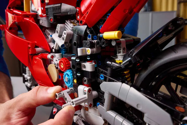 Lego Technic Ducati Panigale V4 S Motorcycle