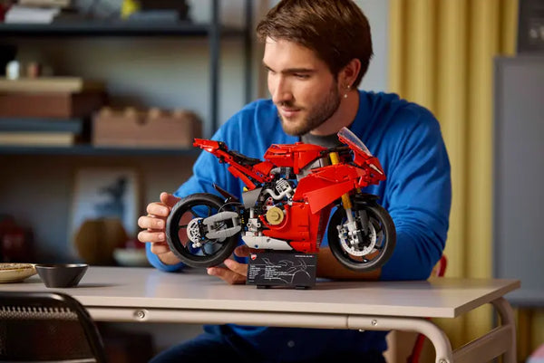 Lego Technic Ducati Panigale V4 S Motorcycle