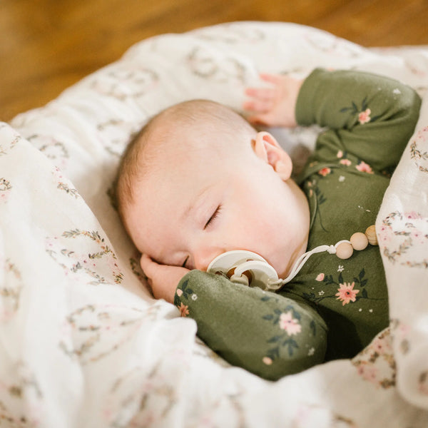 Lulujo: Bamboo Muslin Swaddle 1-Pack: Peace - Ages 0+