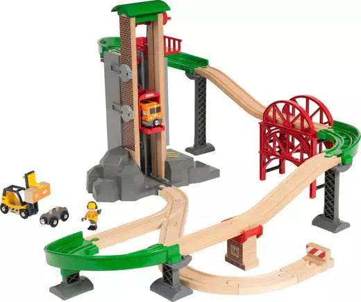 Brio: Lift & Load Warehouse Set - Ages 3+