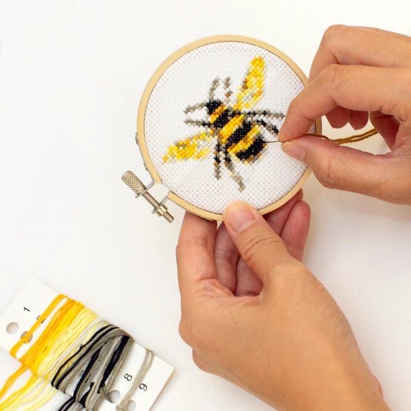 KL: Mini Cross Stitch Embroidery Kit: Bee - Ages 8+