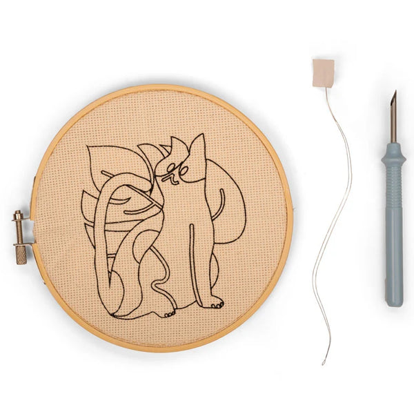 Kikkerland Punch Needle Kit Cat
