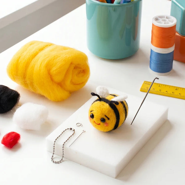 Bumble Bee Felting Kit - Kikkerland