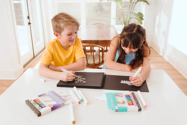 Ooly: Vivid Pop! 8 Water Based Paint Markers Pastel Colours - Ages 8+