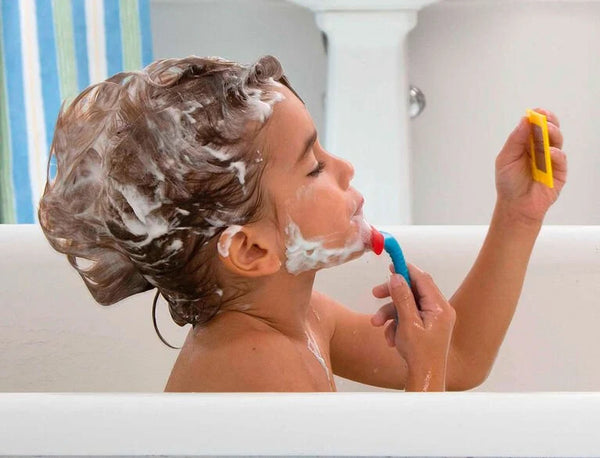 Alex Shaving In The Tub