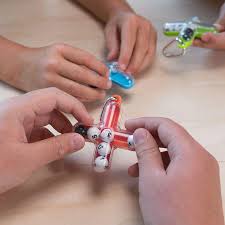 Fat Brain: Tiltago Keychain - Ages 8+