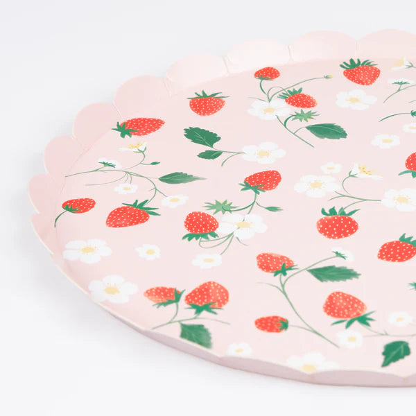 MM: Strawberry Pattern Dinner Plates 8 Pieces
