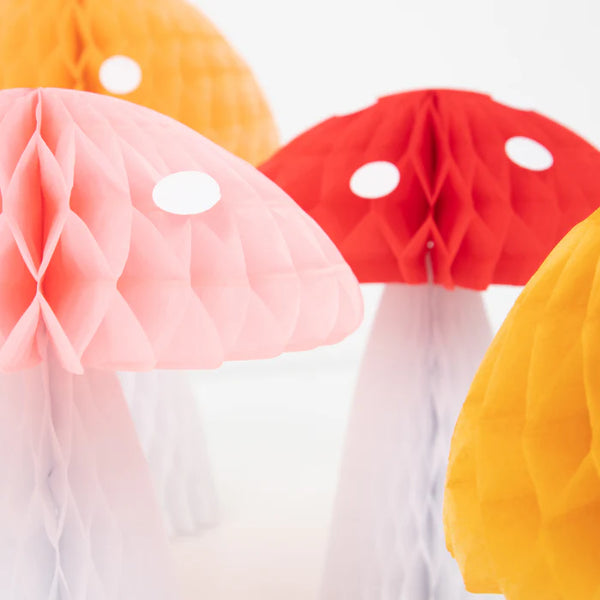 MM: Honeycomb Mushroom Decorations: 10 Pieces
