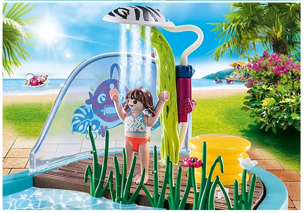 Small Pool with Water Sprayer - Ages 4+